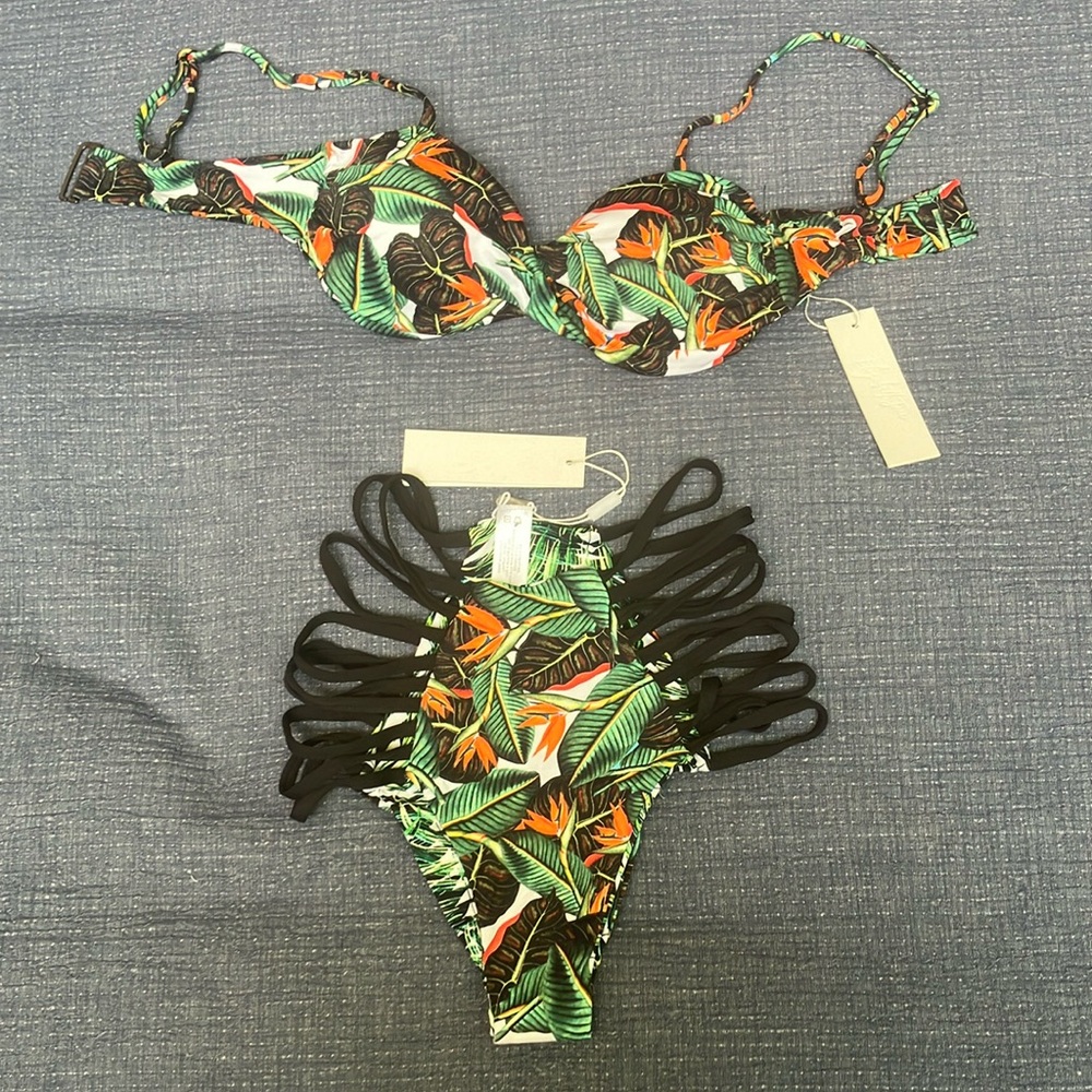 NWT Women’s  two piece high waisted swim suit.